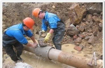 维修自来水管破裂漏水 更换水龙头落水管安装_2