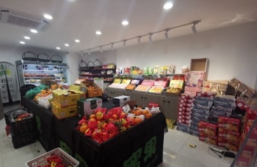 YZ）红谷滩二附医院门口日营5000的水果店转让_6