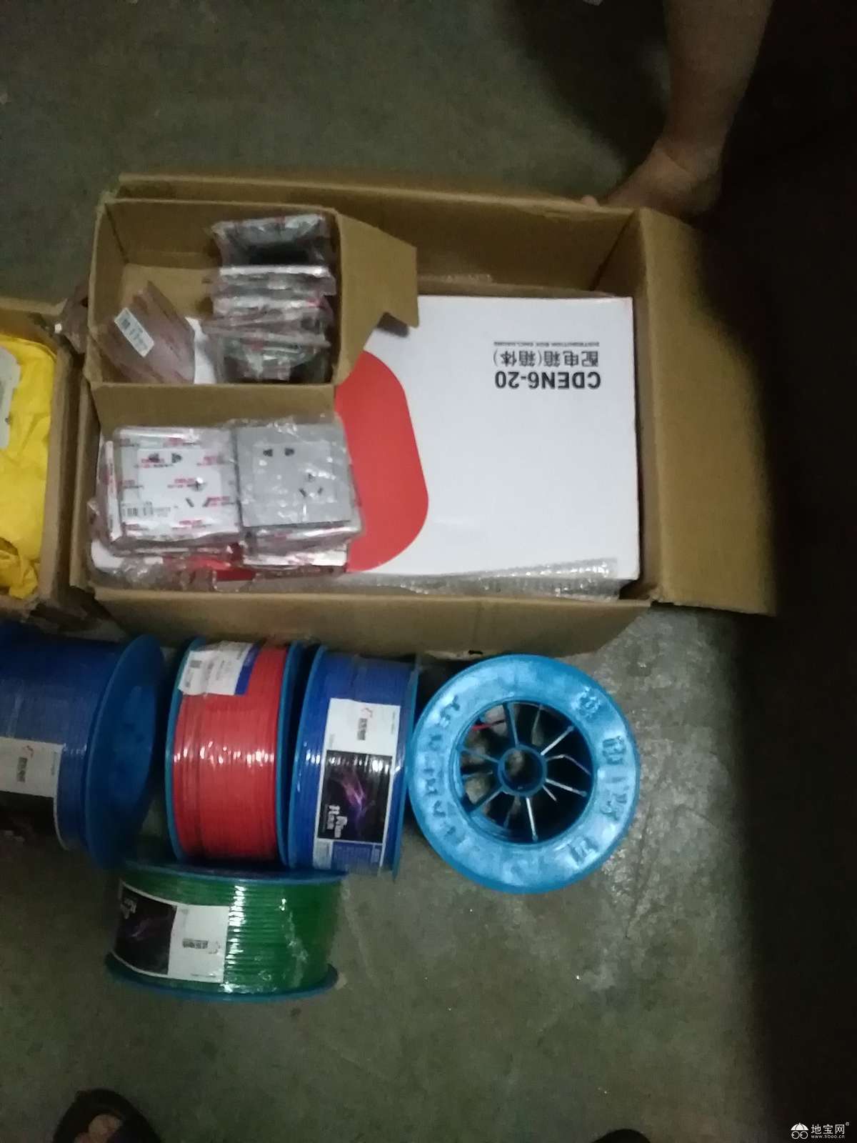 点击放大