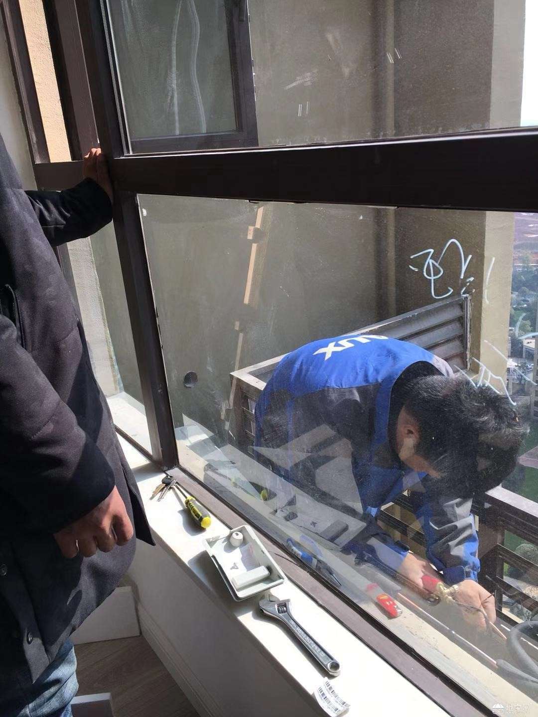 点击放大