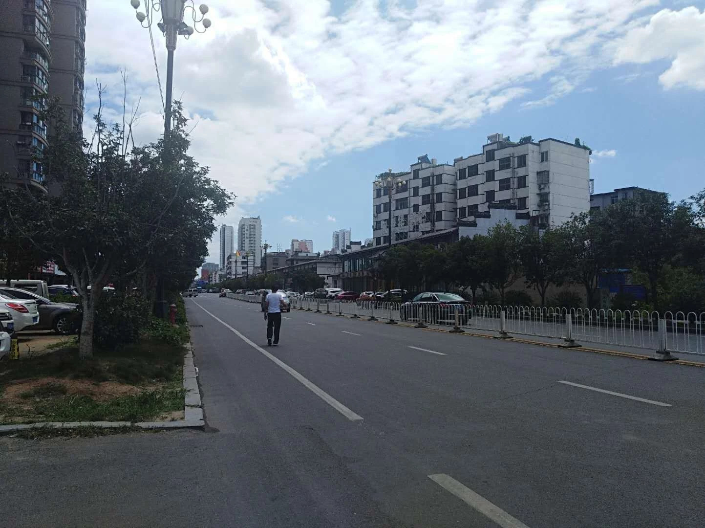 抚生路众鑫城上城38到288平的多间临街商铺,可