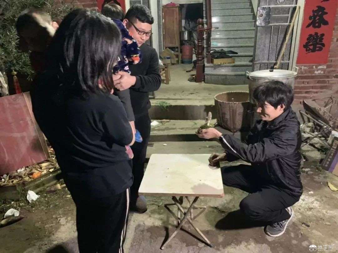 点击放大