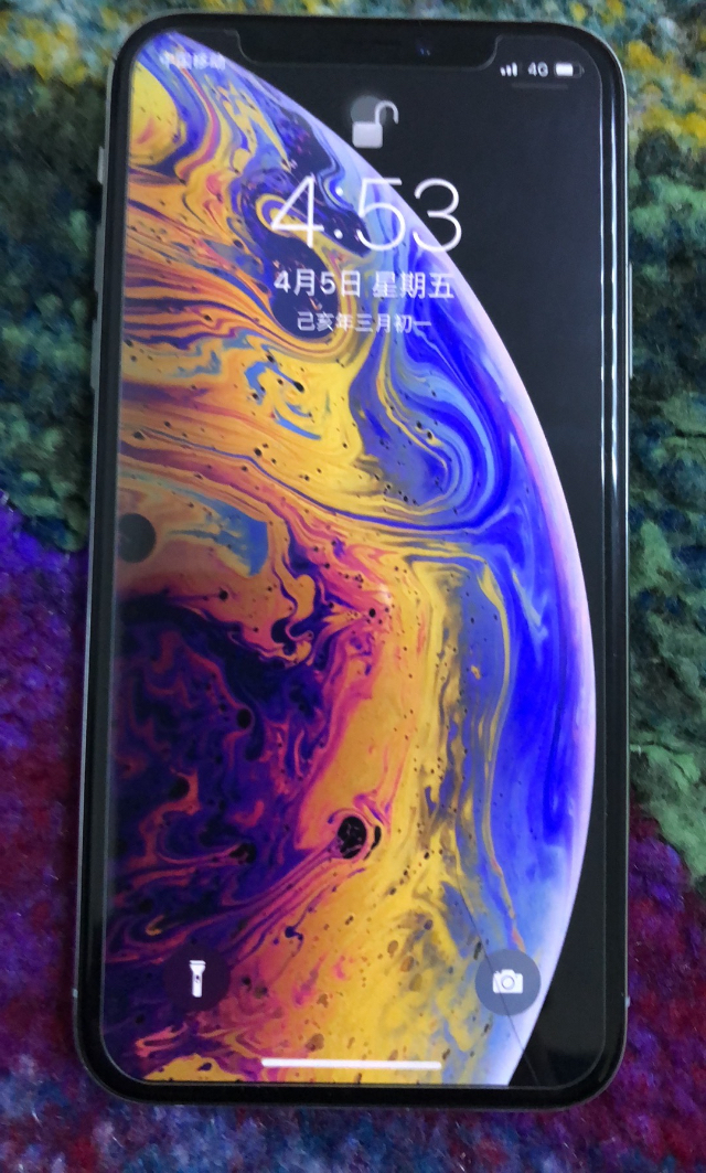 64GiPhone XS