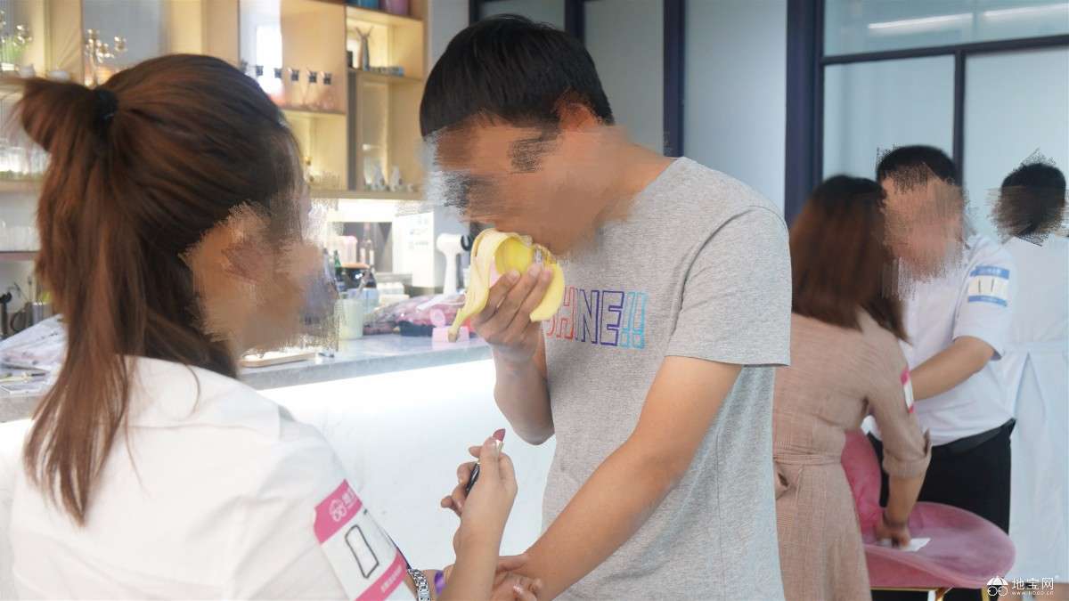 点击放大