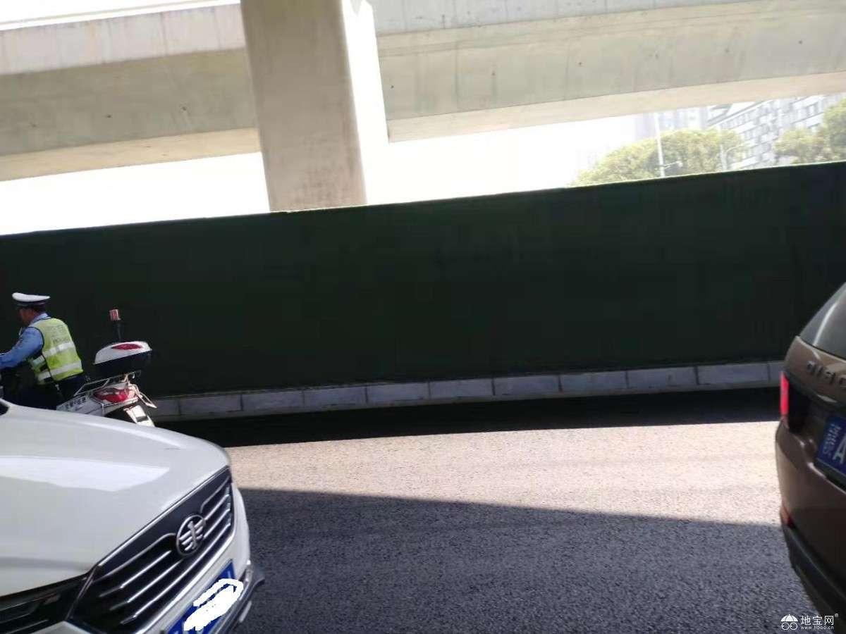 点击放大