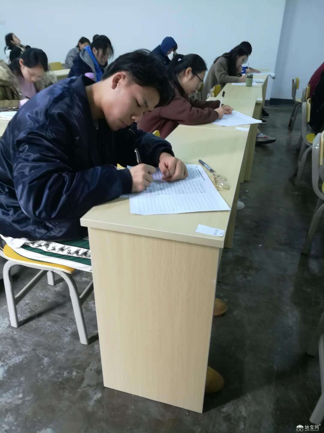 点击放大