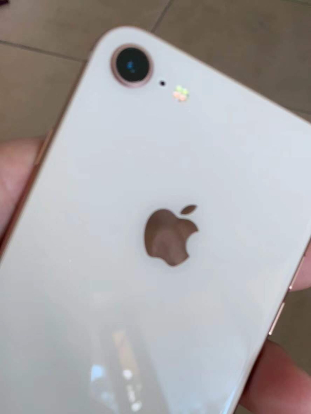 64G全网通玫瑰金iPhone8