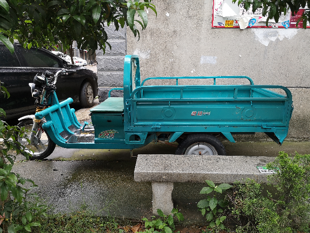 七成新电动三轮车