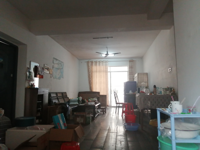 红谷世纪大两房,简装拎包入住