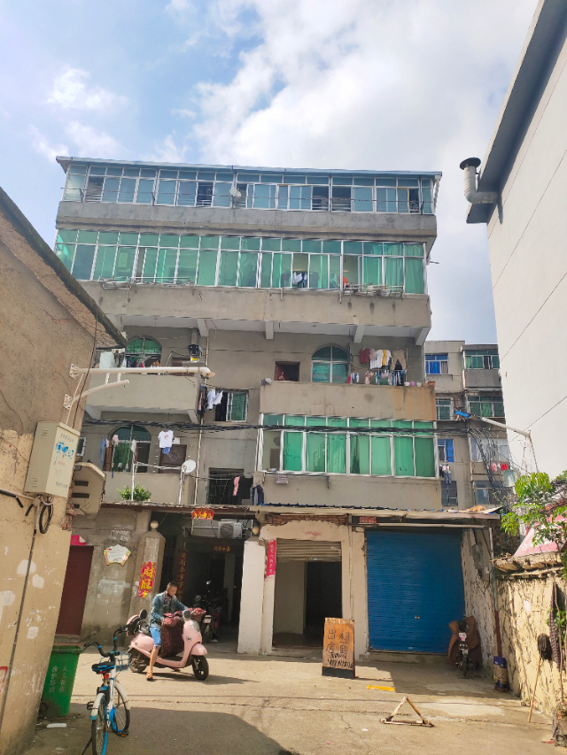 南京路临街店面整栋出租