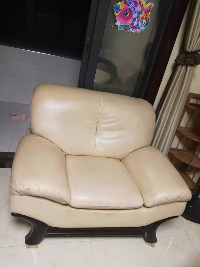 闲置的真皮沙发,有出租需求可以优