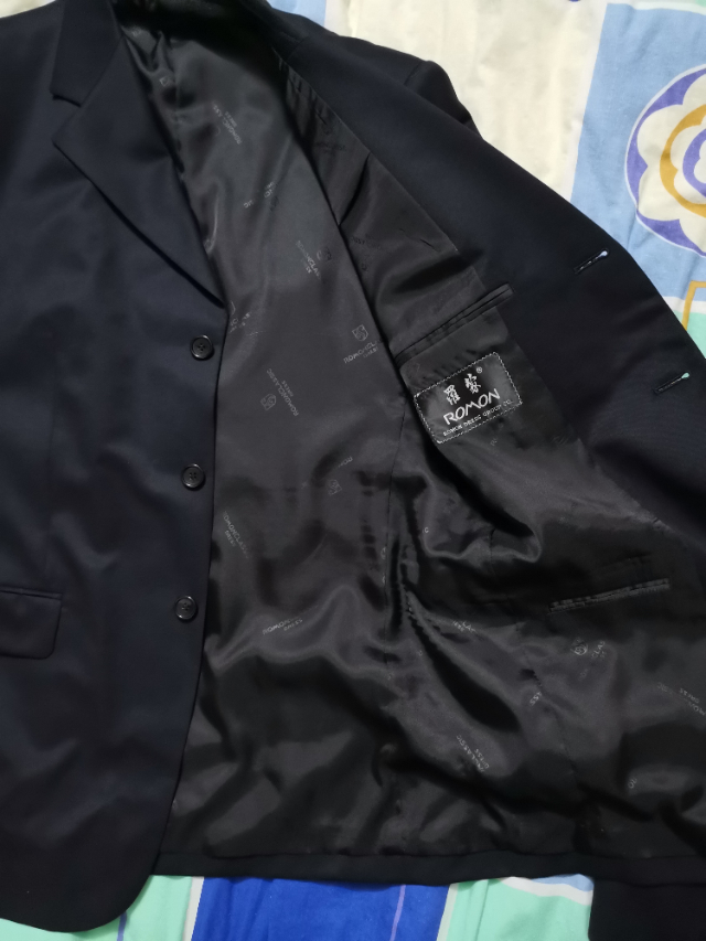 全新高档男西服便宜出_2