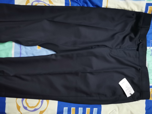 全新高档男西服便宜出_5