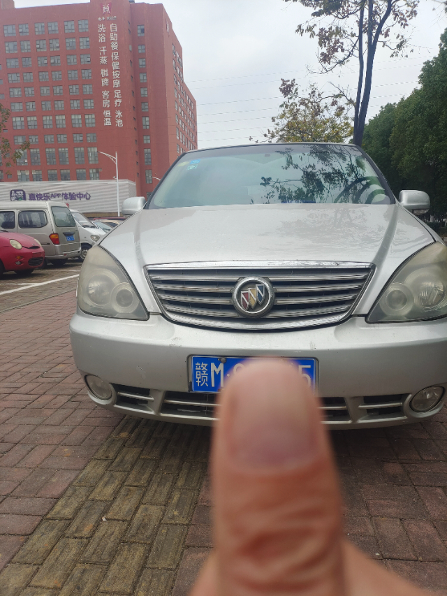 别克GL8.3.0L.陆尊