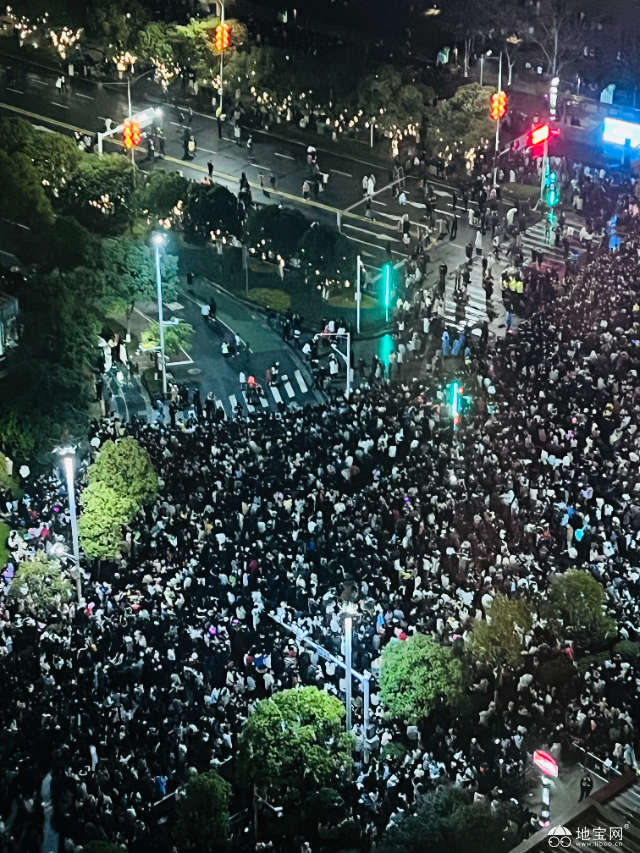 点击放大