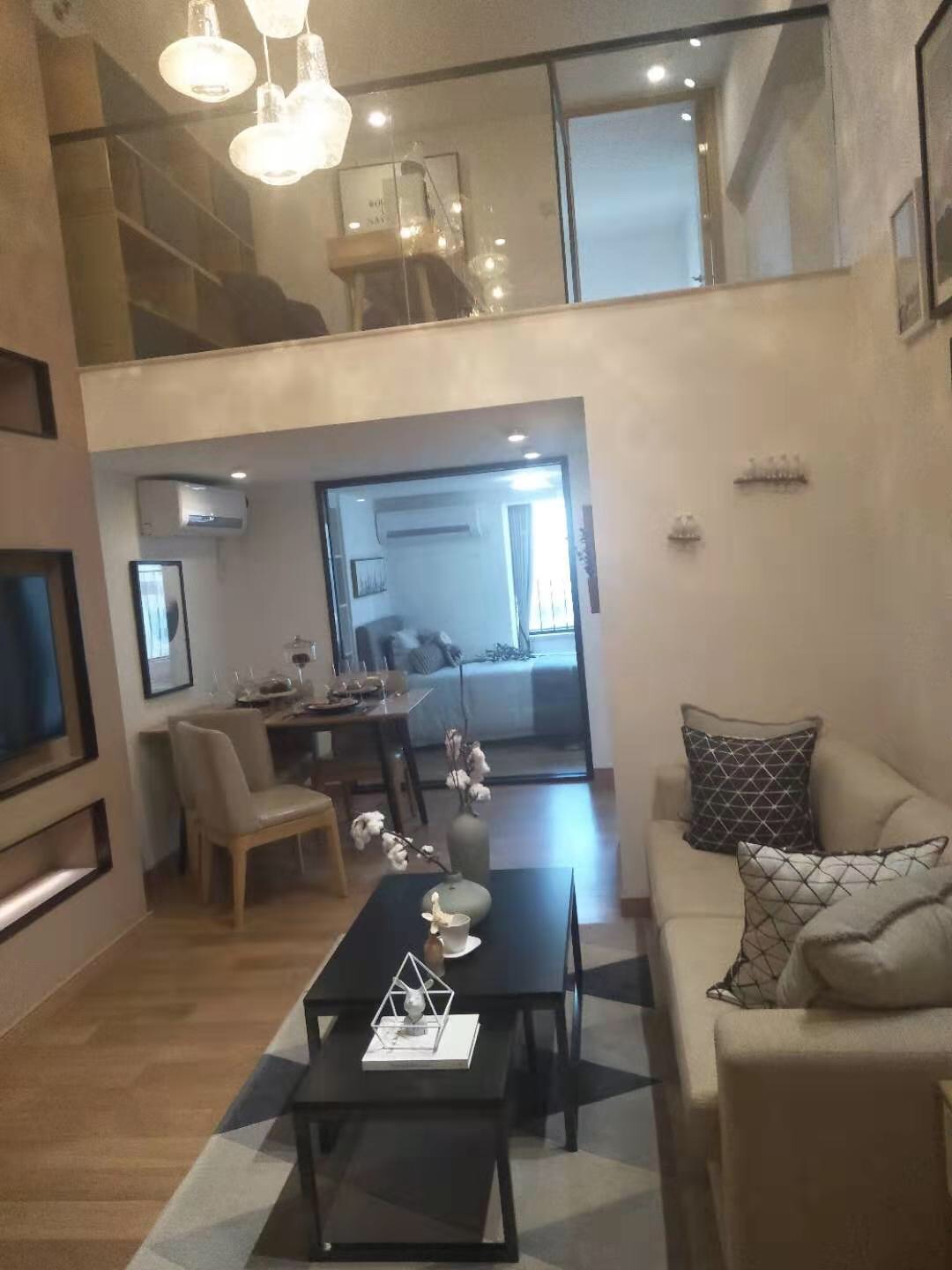 点击放大