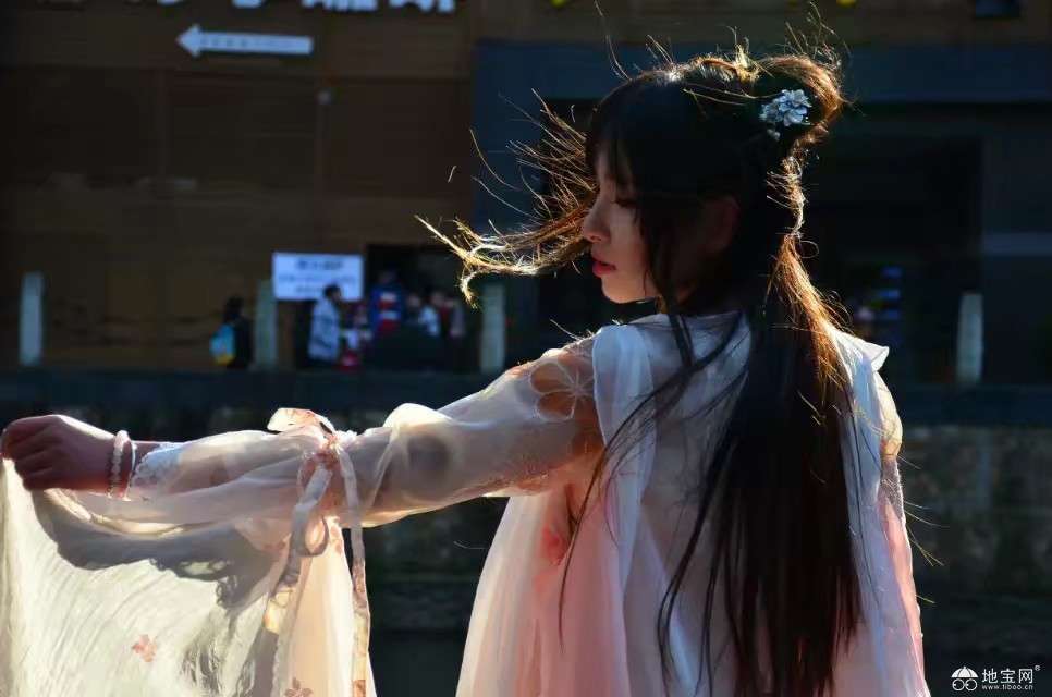 点击放大