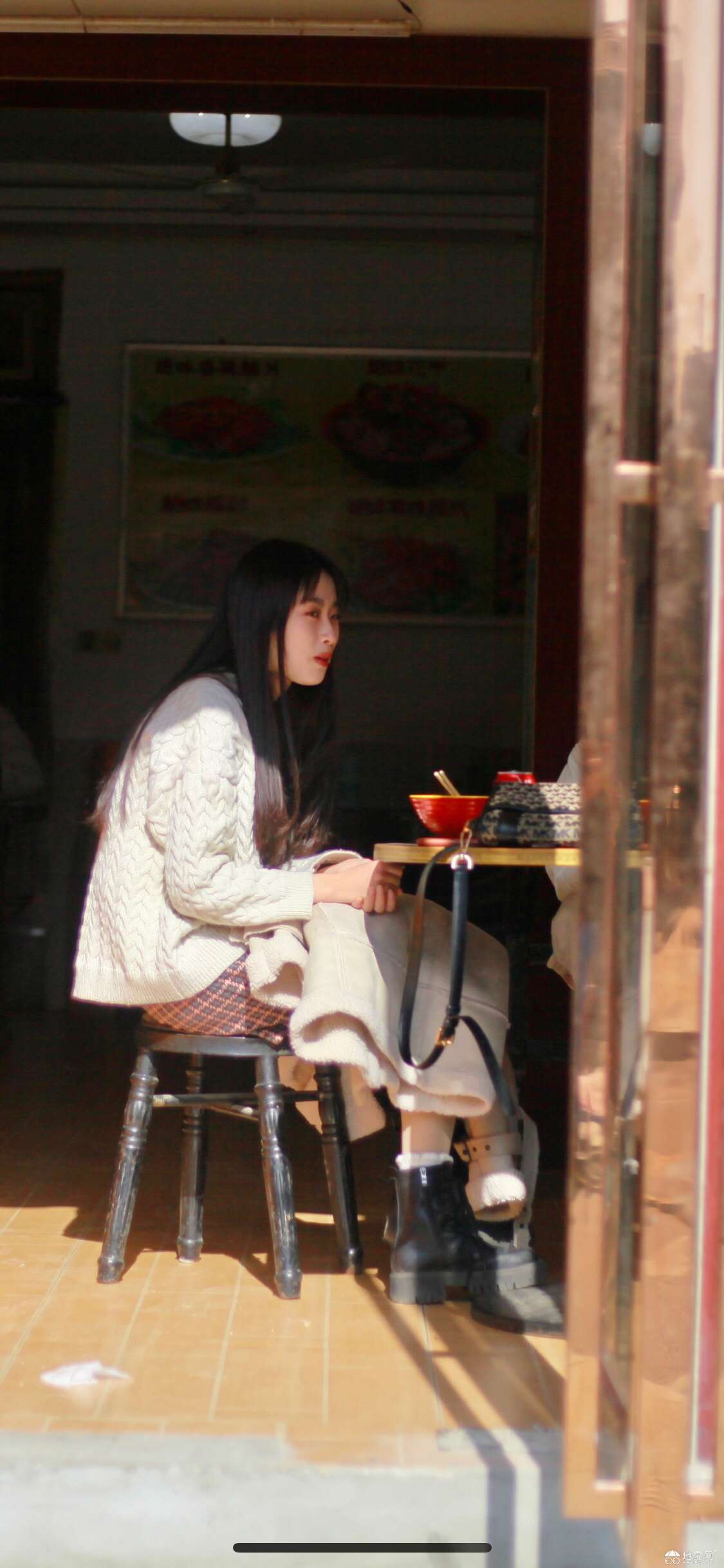 点击放大