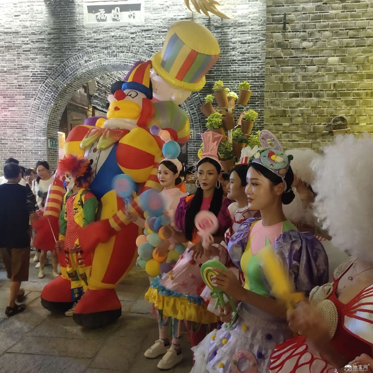 点击放大